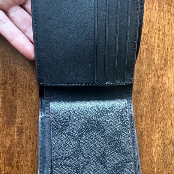 Black Coach bifold wallet - Picture 2 of 5